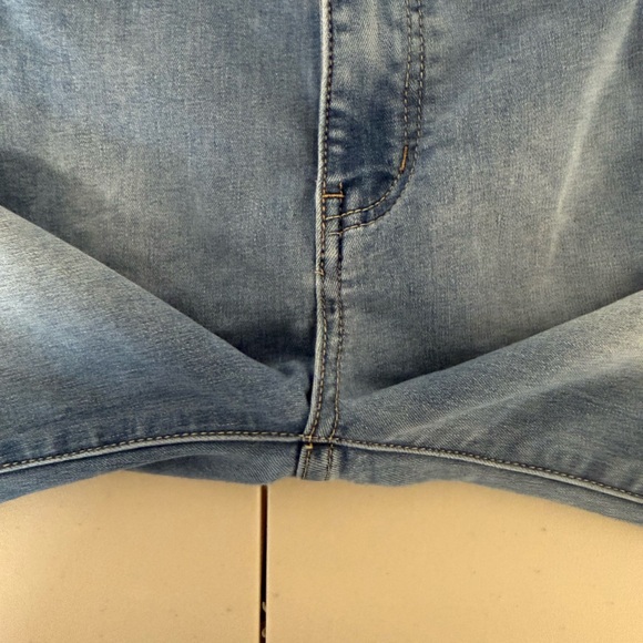 We The Free by Free People Float On Flare Jeans Women’s 24 Blue Raw Hem - Picture 12 of 13